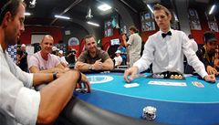 Hokejist hrli poker, charitativn turnaj vynesl pes 300 tisc korun 
