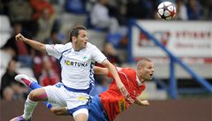 FC Slovan Liberec - Plze� / Andrej Keri� z Liberce (vlevo) a David Bystro� z Plzn�