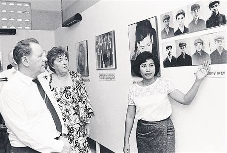 Co dokáže ultralevice, mohl vidět a slyšet nejvyšší představitel komunistického Československa Miloš Jakeš přímo ve phnompenhském muzeu genocidy. Psal se duben 1989. 