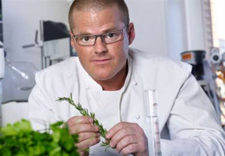 Heston Blumenthal uplatuje vdecký pístup k vaení.