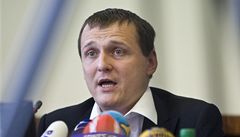 Ministr dopravy Brta piel kvli neplatn SPZ o idik