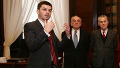 Šéf úřadu vlády Novák obvinění za ProMoPro unikl