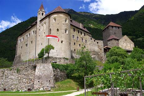 Hrad Tirol, symbol Jiního Tyrolska.