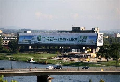 Kontroverzní billboard, který pobouil Poláky