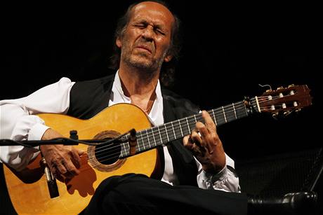panlský kytarista Paco de Lucía.