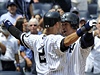 Alex Rodriguez (vpravo) se raduje s dalí hvzdou Yankees Derekem Jeterem.