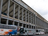 Stadion Strahov. Jeho patný stav je patrný na první pohled. 