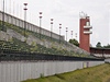 Stadion Strahov. Jeho patný stav je patrný na první pohled. 