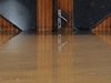 Voda ve Svídnici dosahuje u jednoho z dom do plky garáových vrat.