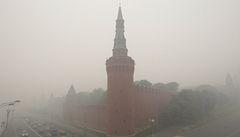 Moskva je stále zahalená smogem. Přidává se 40stupňové vedro