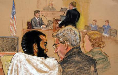  vinen? Tiadvacetiletý Omar Khadr (vlevo) se bhem soudního líení radí se svým právníkem. 