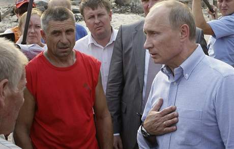 Putin vyjaduje podporu místním lidem. 