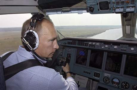 Vladimír Putin hasil poáry, které trápí Rusko