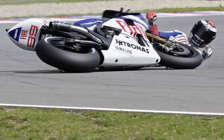 Jorge Lorenzo v Brn upadl.