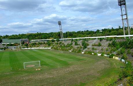 Fotbalový stadion za Lu�ánkami.