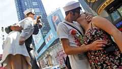 Polibek na Times Square u píleitosti 65. výroí konce 2. svtové války