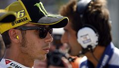 Závod ve tíd MotoGP v Brn na Masarykov okruhu zvítzil opt Jorge Lorenzo (s íslem 99) Valentino Rossi na snímku skonil na 5 míst. 
