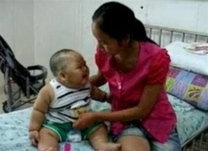 Obézní čínský chlapec má v deseti měsících váhu šestiletého dítěte.