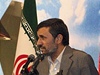 Íránský prezident Ahmadínedád s velkou pompou pedstavil bezpilotní bombardér Karrar