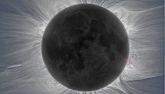 Snímek Slunce poízený pi zatmní je zpracován speciálním poítaovým programem