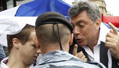 Lídr opozice Boris Nmcov na protivládní demonstraci