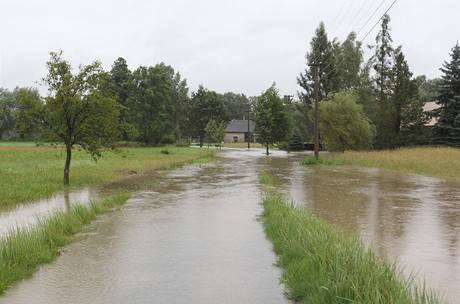 Na severn Moravu se vrac velk voda. Po vydatnch detch stoupala rychle hladina ky Petrvky v Petrovicch u Karvin.