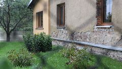P�i posledních povodních tu dosahovala voda po okna. Domy je�t� nejsou opravené a p�ichází dal�í povod�ová vlna. Petr�vky v Petrovicích u Karviné