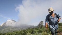 Indonska sopka stle chrl popel, evakuovanch je 21 tisc lid
