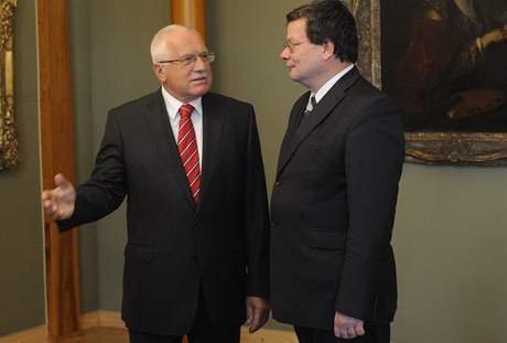 Prezident Václav Klaus pijal 3. záí na Praském hrad ministra obrany Alexandra Vondru.