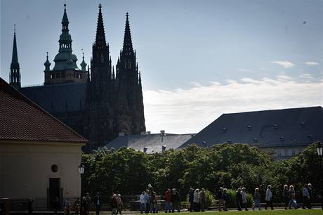 Pražský hrad zpřístupnil veřejnosti přísně střežené a nepřístupné části hradních zahrad