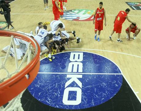 Basketbalist Srbska porazili ve tvrtfinle ampiontu mistry svta