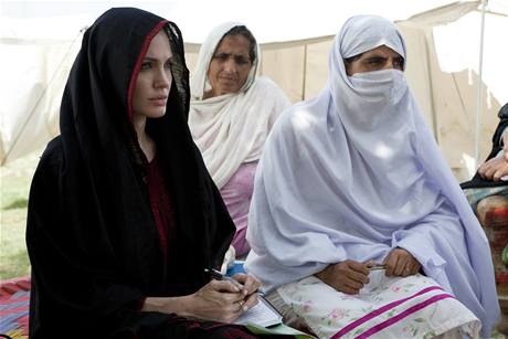 Hereka Angelina Jolie v Pákistánu.