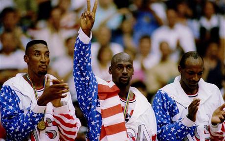 Dream Team 1992 OH Barcelona. (Zleva: Pippen, Jordan, Drexler).