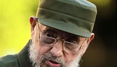 Fidel Castro po letech znovu na mtinku, a v uniform 