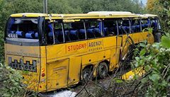 eský linkový autobus spolenosti Student Agency na trase z východoslovenského Bardejova do Prahy havaroval nedaleko Trenína. Pi nehod zemeli tyi Slováci. 