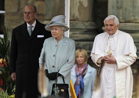 Pape se setkal s hlavou angliknsk crkve krlovnou Albtou II.