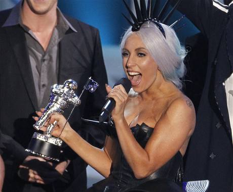Lady Gaga pebírá cenu MTV