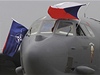Na letiště Leoše Janáčka v Mošnově u Ostravy příletěl na Dny NATO strategický bombardér B-52 Stratofortress