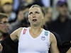 Zklamaná Vra Zvonarevová prohrála ve finále US Open s Kim Clijstersovou.
