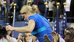Tenistka Kim Clijstersová obhájila titul na grandslamovém US Open. Belgická hrá�ka v sobotním finále porazila Rusku Veru Zvonarevovou hladce ve dvou setech.