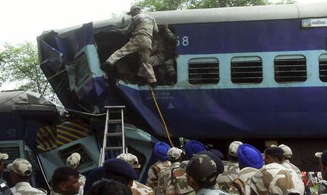 Vlak v Indii zabil sedm slon