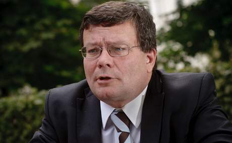 Ministr obrany Alexandr Vondra.