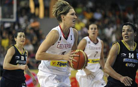 MS v basketbalu en: esko - Argentina (Veselá).