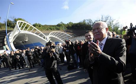 Václav Klaus a Vít Bárta u otevení jihozápadního úseku Praského okruhu