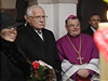 Václav Klaus s manelkou Livií po mi, kterou slouil Dominik Duka.
