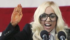 Má nco proti? Tak táhni, parafrázovala v pondlí pravidlo neptej se, neíkej zpvaka Lady Gaga na demonstraci za práva homosexuál v armád. 