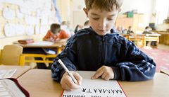 Prv�áci zkou�í nový druh písma s názvem Comenia Script.