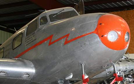 Osobní letadlo Lockheed Electra zlínského podnikatele Jana Antonína Bati se stane novým pírstkem expozice historických letadel na letiti v Toné na okraji Prahy. 