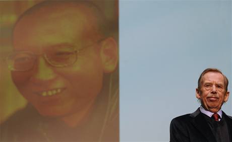 Václav Havel při slavnostním zahájení festivalu dokumentárních filmů Jeden svět 11. března 2009, kde cenu Homo Homini (Člověk člověku) získal čínský disident Liou Siao-po 