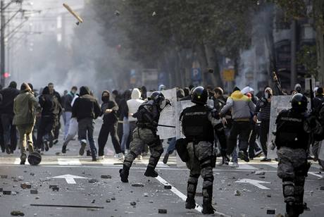 Demonstrace v Blehrad, zranno bylo více ne 40 lidí